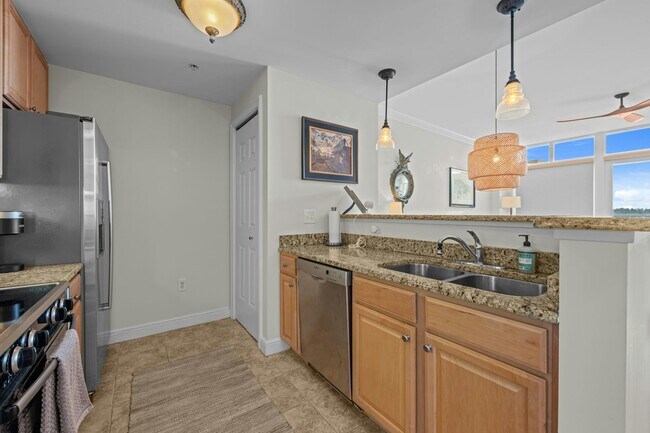 Building Photo - 419 Sky Sail Blvd