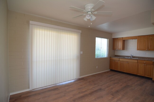 Building Photo - Remodeled 4 Bedroom 2 Bath Duplex! South C...