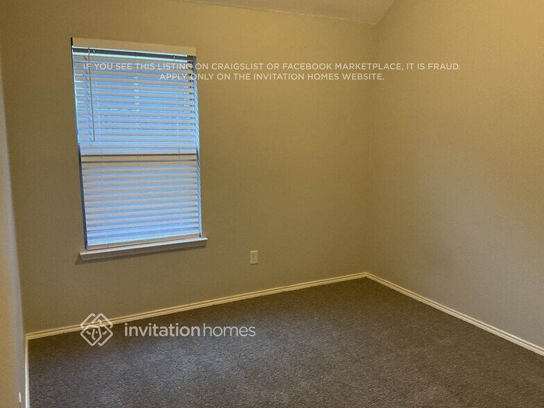 Building Photo - 1305 Raleigh Path