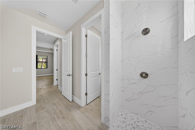 Building Photo - 1206 Moore Ave