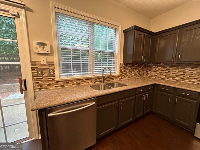 Building Photo - 745 Soneley Ct