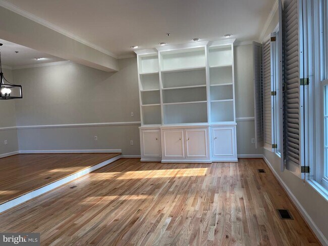 Building Photo - 9715 Whitley Park Pl