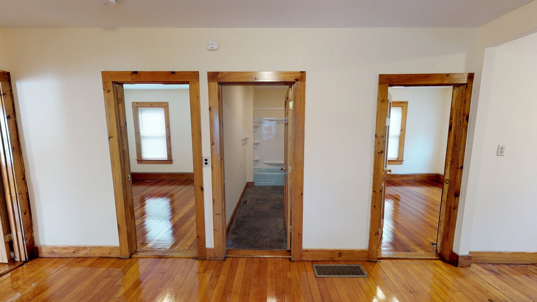 Building Photo - 250 Forest Ave