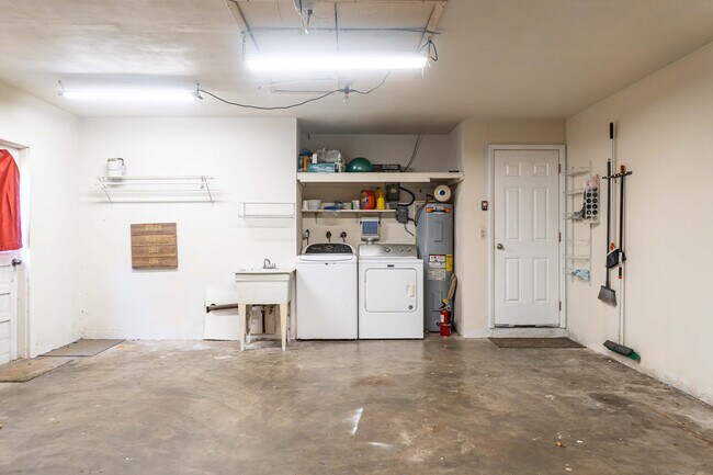 Building Photo - 897 Imperial Dr