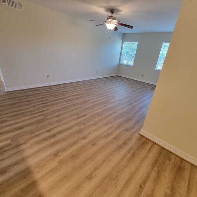 Building Photo - 11649 Chimney Rock Rd