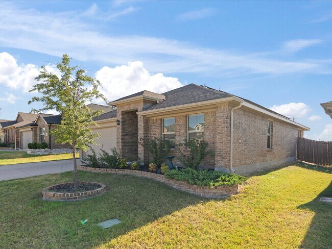 Building Photo - 2225 Blythwood Trail