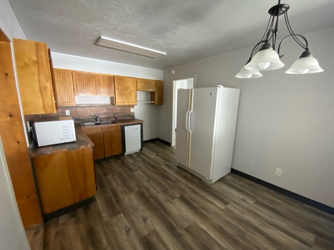 Building Photo - 389 S 360 W