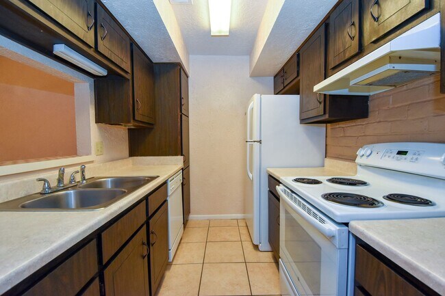 Building Photo - 1519 Barcelona Way Dr