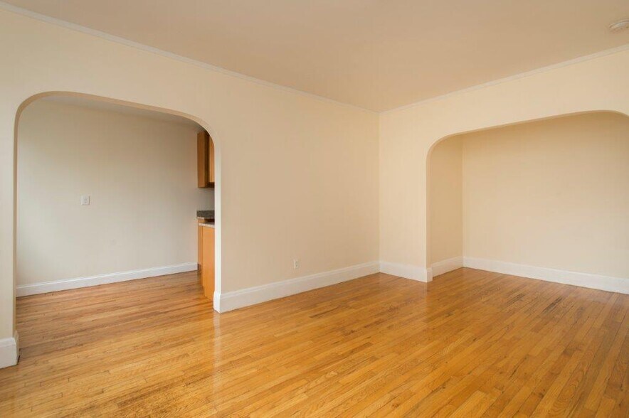 Building Photo - 36 Madison St