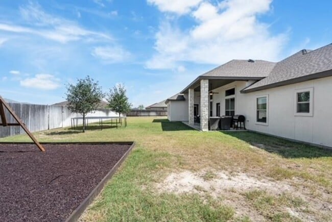 Building Photo - 406 Mountain View Dr