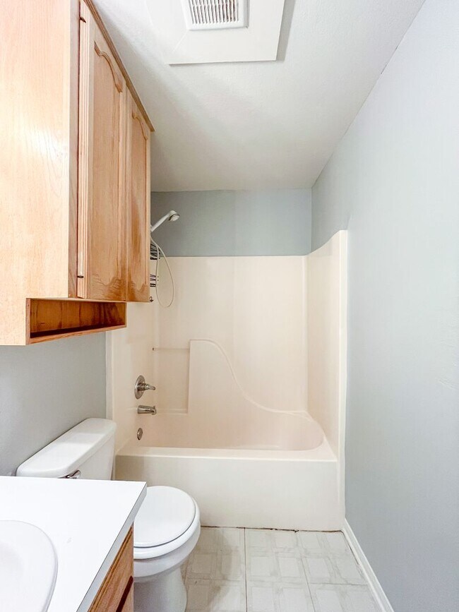 Building Photo - 1707 Windward Dr