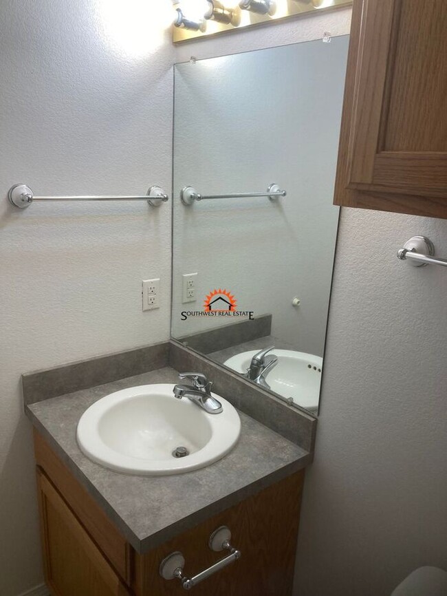 Building Photo - Kokopeli Apartments in Portales 2 Bed 2 Bath