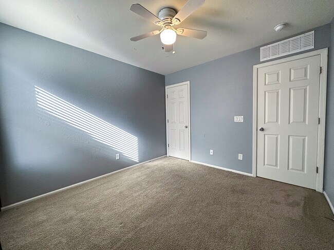 Building Photo - 4057 E Nunneley Rd