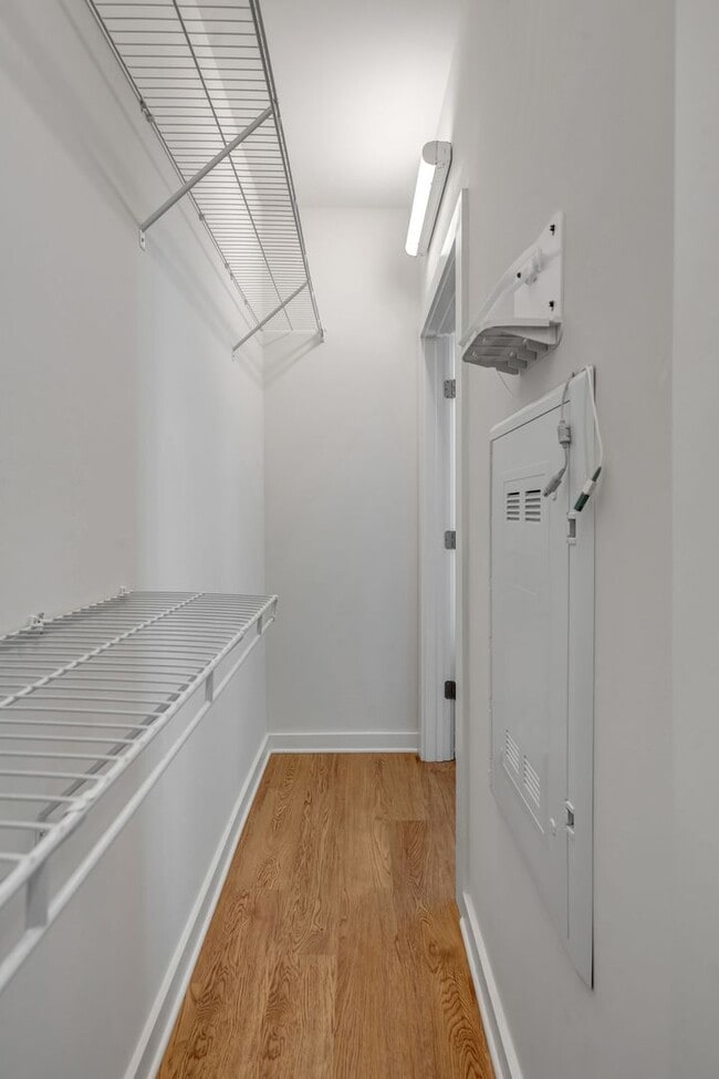 Building Photo - **Move-In Special - $500 off first month's rent**