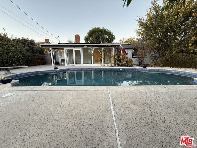 Building Photo - 23744 Hartland St