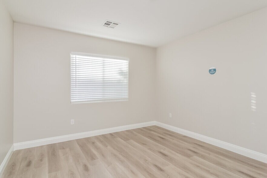 Building Photo - 7243 Twin Maples Ct