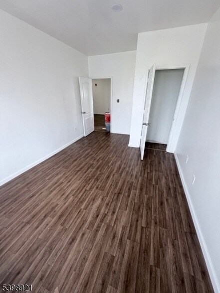 Building Photo - 1165 E State St