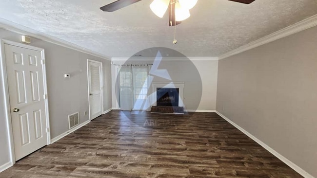 Building Photo - 1012 Kennesborough Rd NW