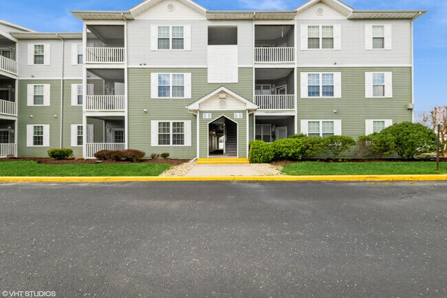 Building Photo - Beach Bliss: Cozy Condo Near Rehoboth & Lewes