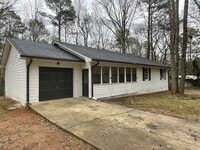 Building Photo - 540 Meadowbrook Dr