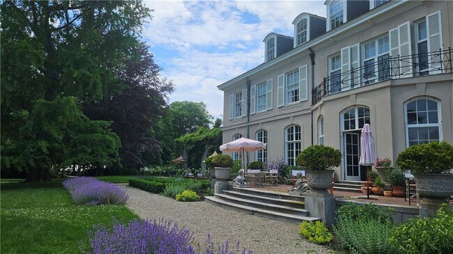 Building Photo - 115 Narragansett Ave