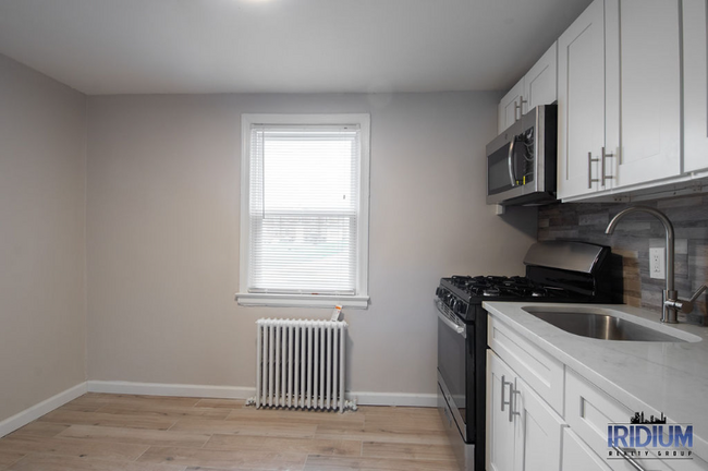 Primary Photo - 473 Park Ave