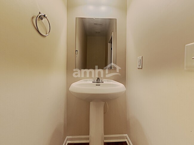 Building Photo - 214 Hidden Creek Pt