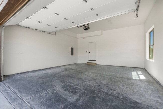 Building Photo - 115 Elevation Dr