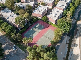 Building Photo - 9000 Vanalden Ave