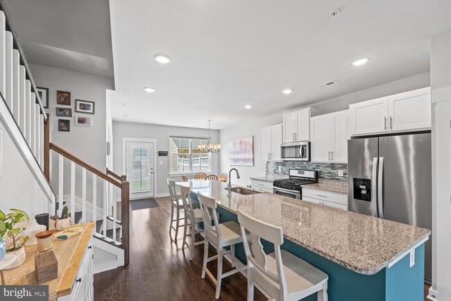 Building Photo - 1304 Sandoval Ct