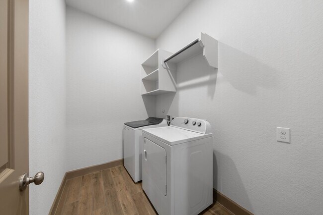 Building Photo - 316 Hulda Trl