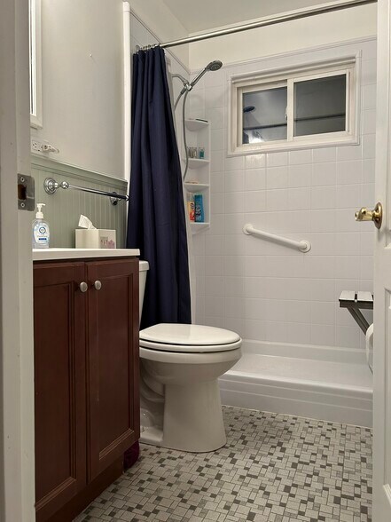 Building Photo - 708 Flintlock Dr