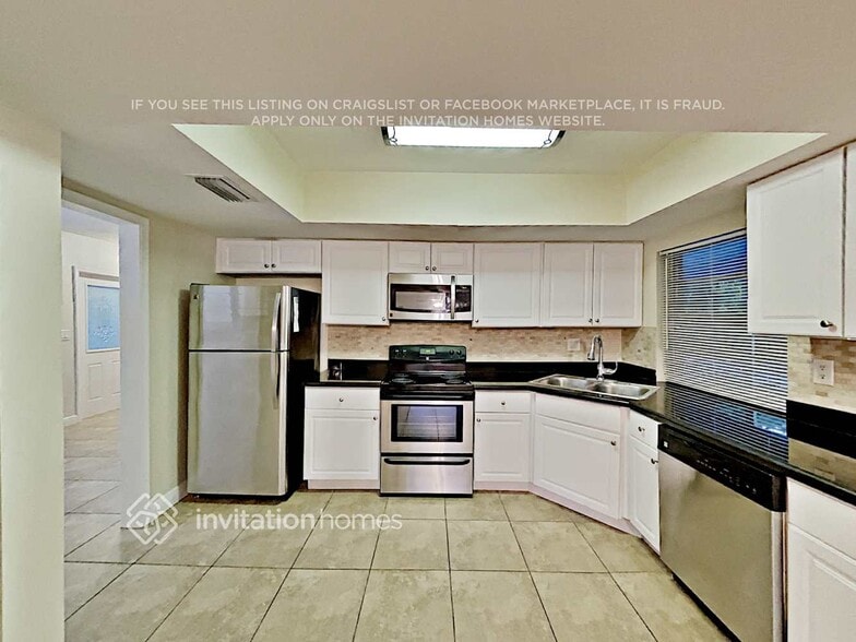 Building Photo - 1141 NW 75th Ave