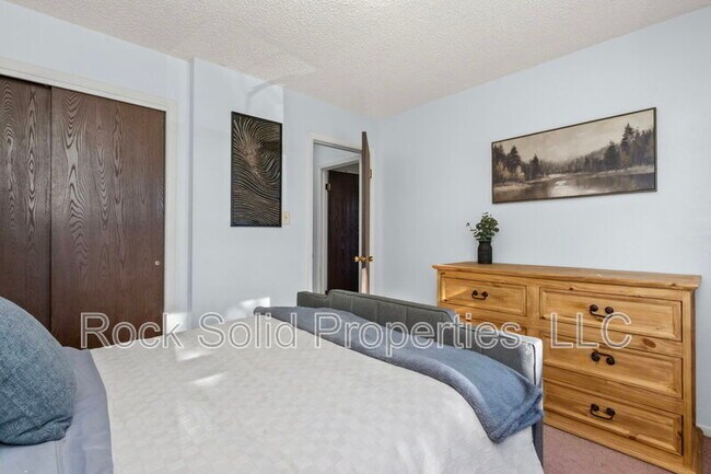 Building Photo - 1502 Trent Ct