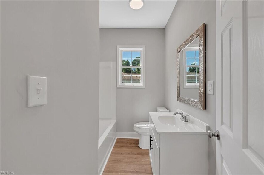 Building Photo - 3941 Omohundro Ave