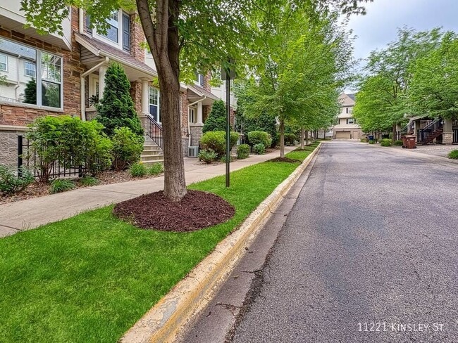 Primary Photo - 11221 Kinsley St