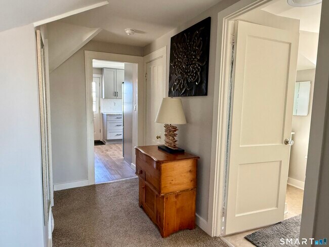 Building Photo - 3 Yost St