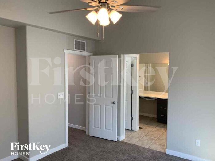 Building Photo - 7011 Creekfront Dr
