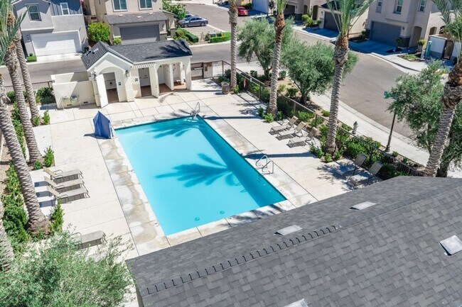Building Photo - 6319 E Riesling Dr