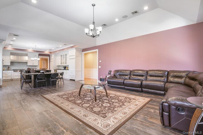 Building Photo - 13 White Birch Dr