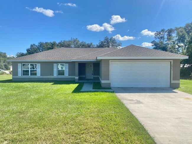 Primary Photo - Maintenance-Free 4 Bedroom Rental!
