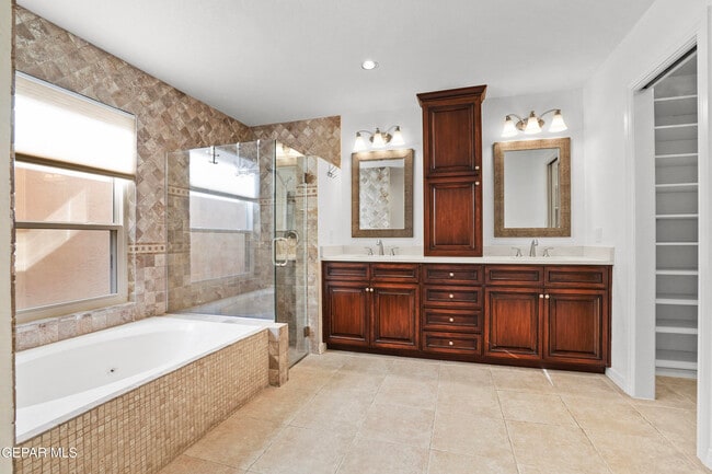 Building Photo - 7216 San Marino Dr