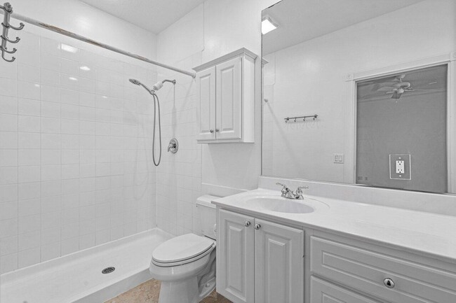 Building Photo - 2828 W Community Dr