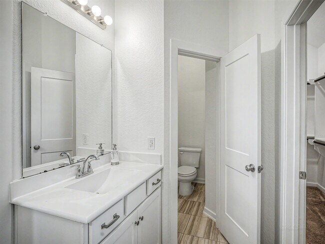 Building Photo - 6019 Dovetail Cliff Ct