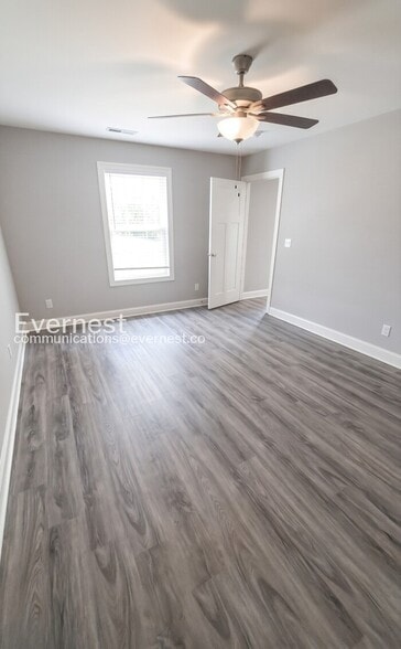 Building Photo - 5312 Roosevelt Rd