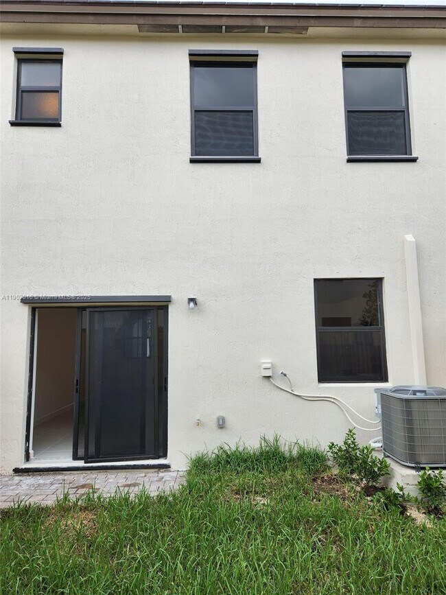 Building Photo - 13071 SW 232nd Ln