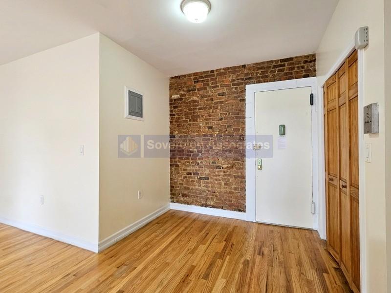 Building Photo - 707 W 171st St