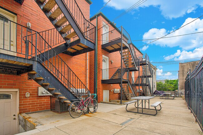 Outdoor Relaxing Area #2 - 826 S Claremont Ave