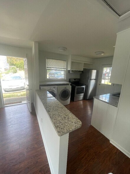 Building Photo - 3631 Redmon St