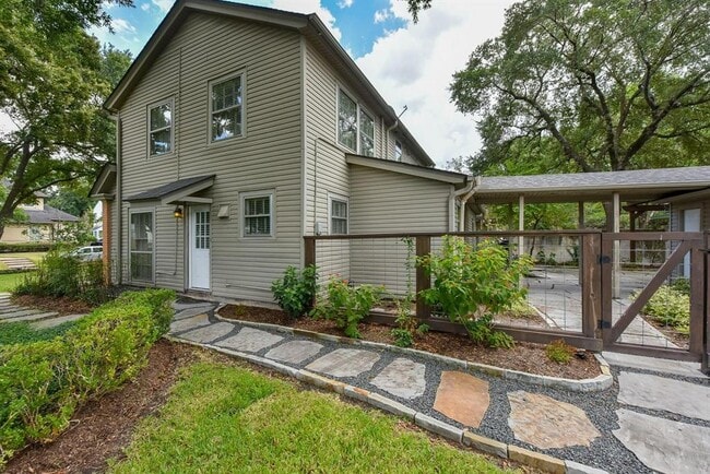 Building Photo - 4360 Fiesta Ln